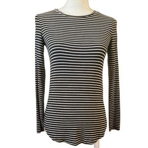 Old Navy (XS) Black & White Stripe Long Sleeve Fitted Crew Neck Tee